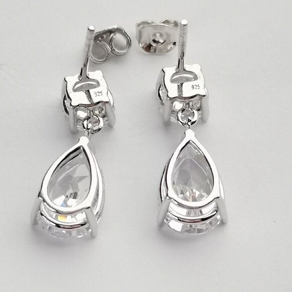 Exceptional Sterling Silver CZ dangle drop earrings - Picture 4 of 8
